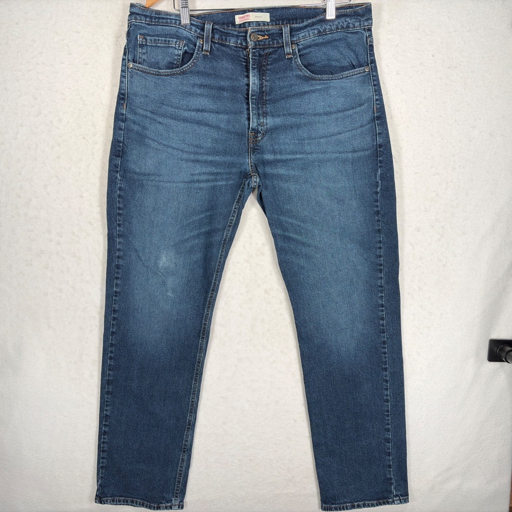 Signature by Levi Strauss Mens Athletic Fit Blue Jeans Medium Wash Stretch